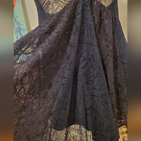 Free People Women's Black Beautiful Sleeveless Lace Shift Dress, Size XS. - Picture 4 of 7